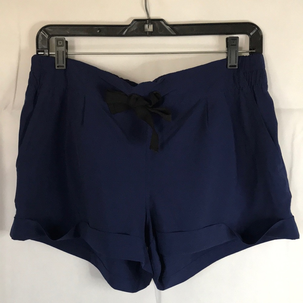 EUC Lululemon Spring Break Away shorts size 10